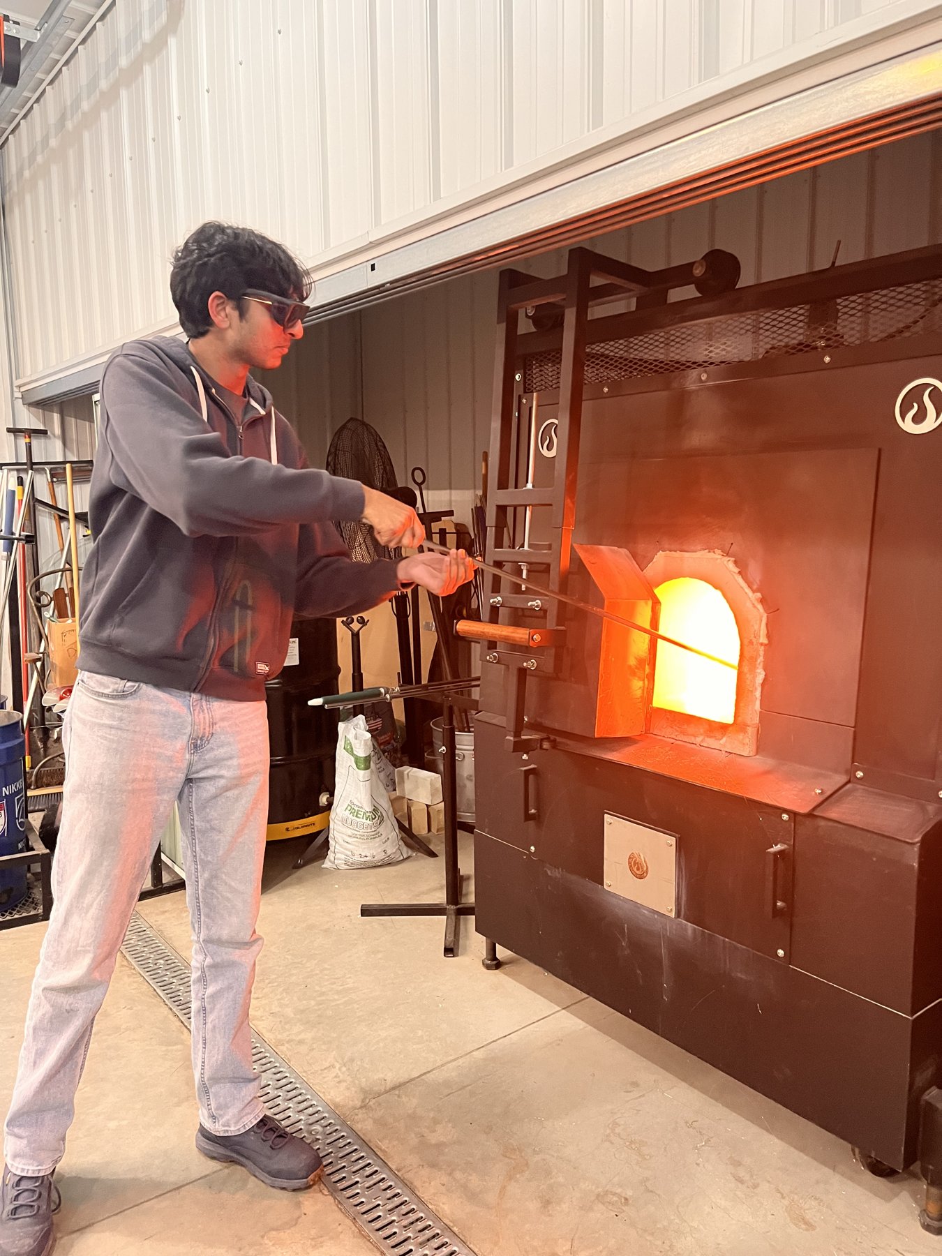 Working at the glass furnace