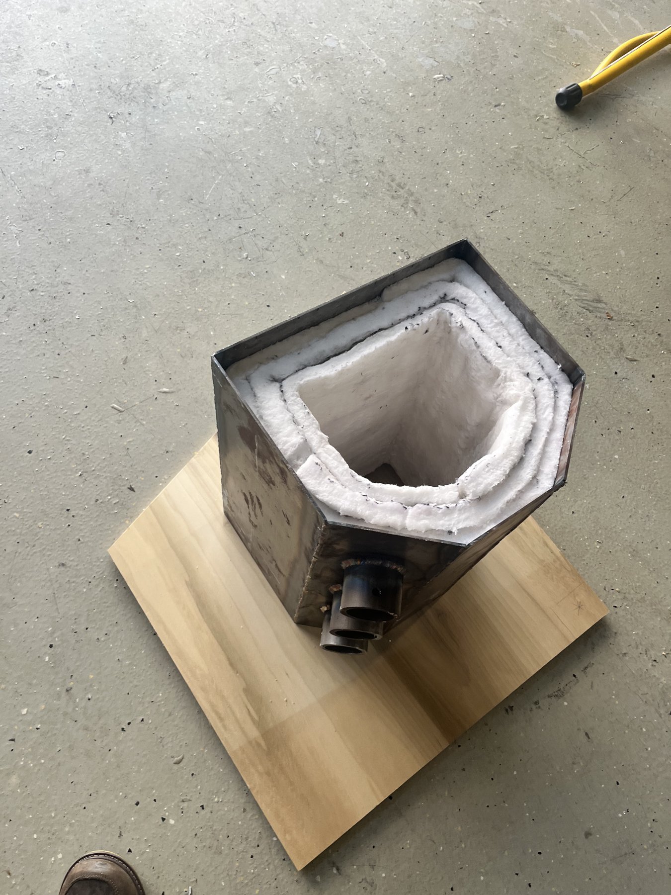 Refractory lining during construction